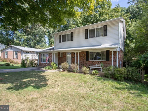 5376 Gainsborough Dr, Fairfax, VA 22032