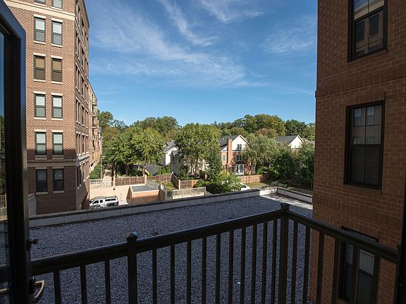5th image of 444 W Broad St Unit 324