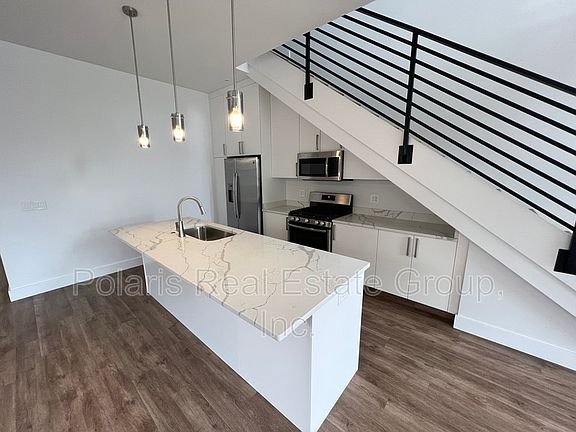 4th image of 2201 Pleasant St