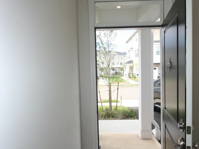 1206 Arose Ln — Photo 4