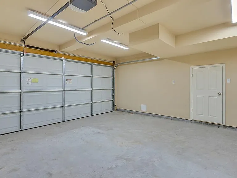 3925 Hueco Valley Dr — Photo 28