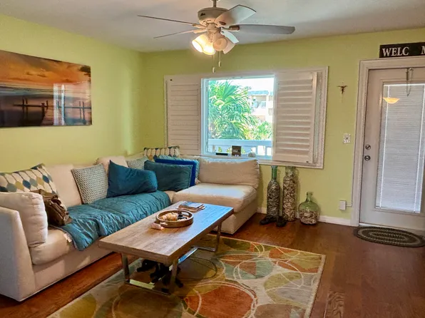 130 Doolen Ct APT 206, North Palm Beach, FL 33408