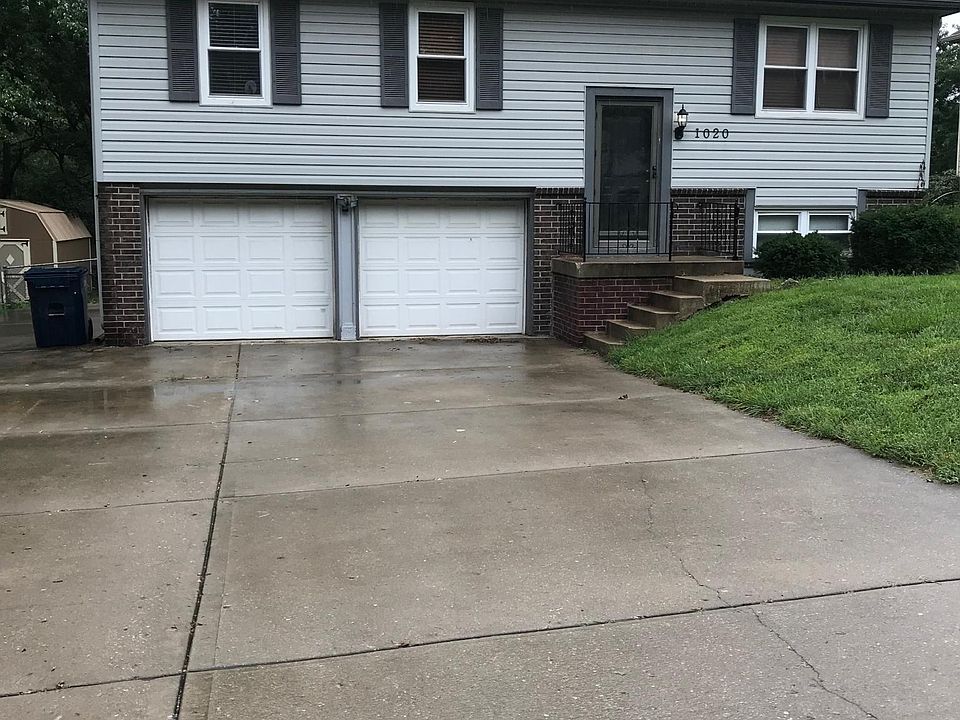 1st image of 1020 NW Kingsridge Dr