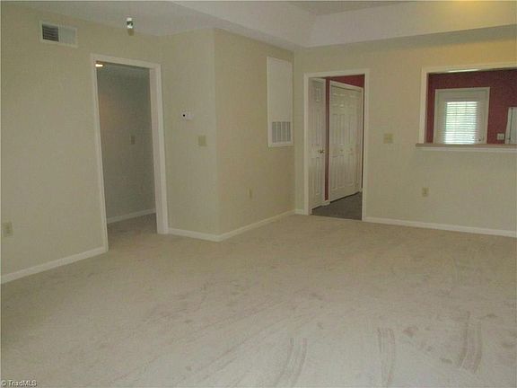 5th image of 2620 Ingleside Dr #2C