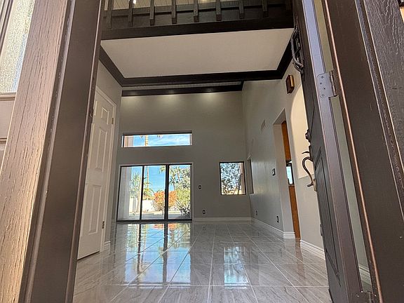 5th image of 1406 E Tierra Buena Ln