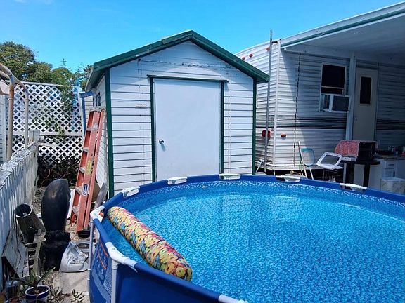 5th image of 325 Calusa St #440