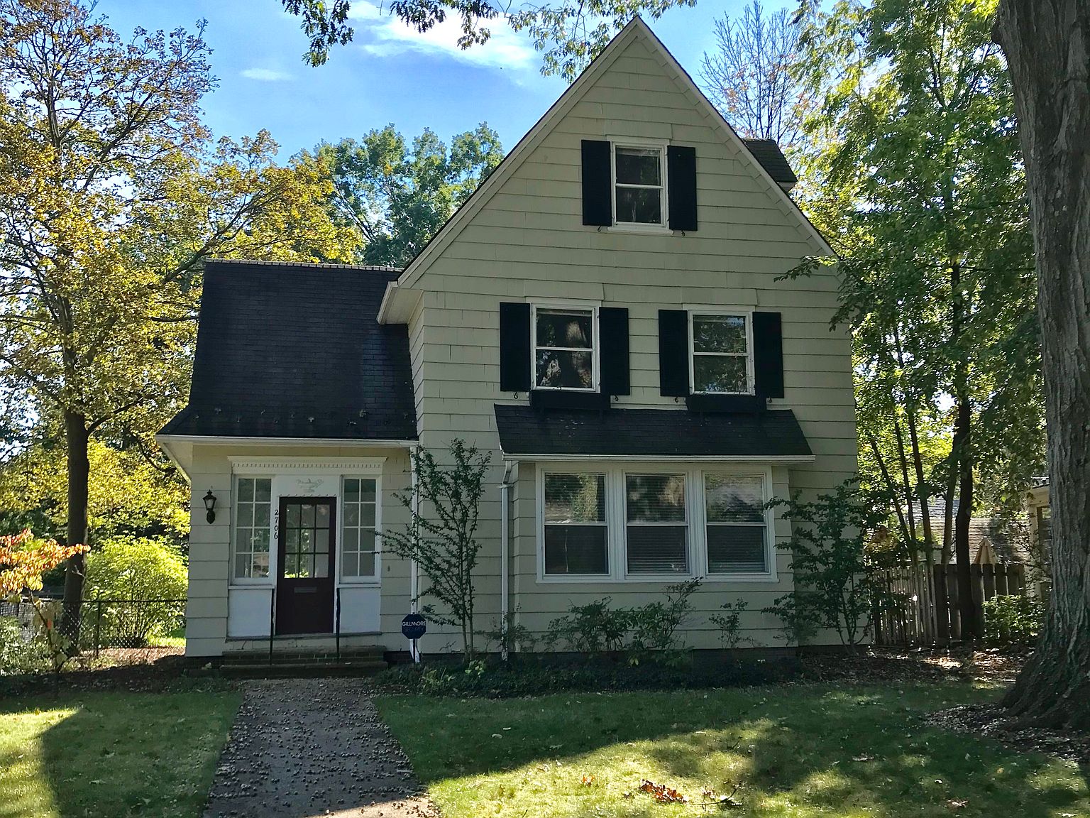 2706 W Saint James Pkwy, Cleveland Heights, OH 44106 Zillow