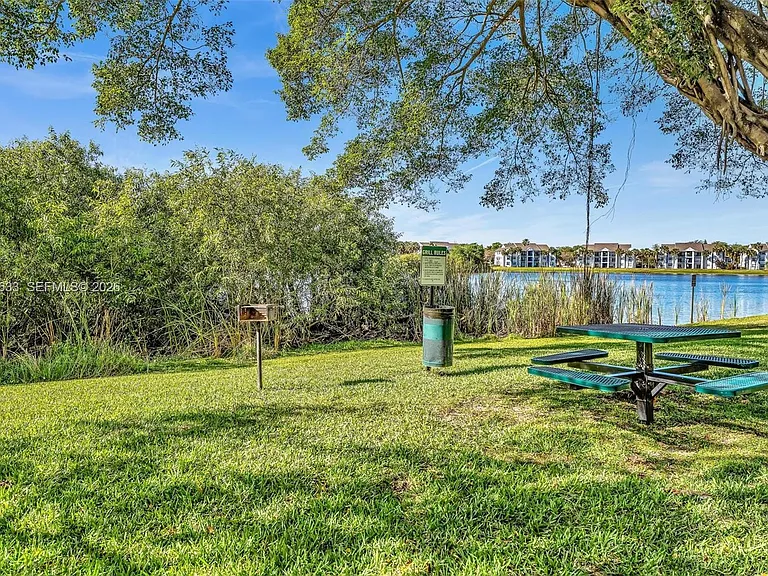 2811 N Oakland Forest Dr #206 — Photo 16