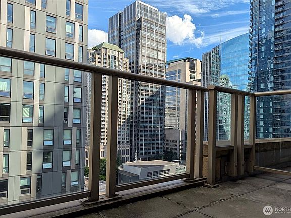 4th image of 910 Lenora Street #S1502