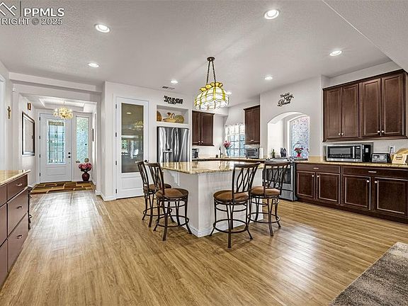 4th image of 9344 Castle Oaks Dr