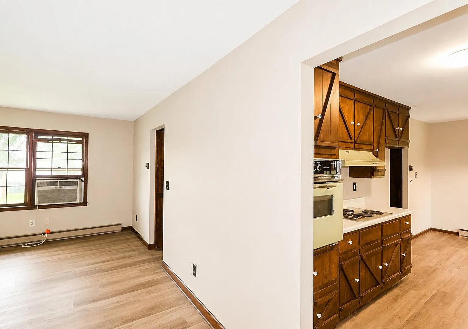 Freshly Renovated & Move-In Ready Charming 3BR Brick Ranch! — Photo 2