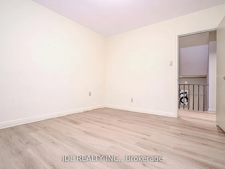 87 Munro Blvd — Photo 27