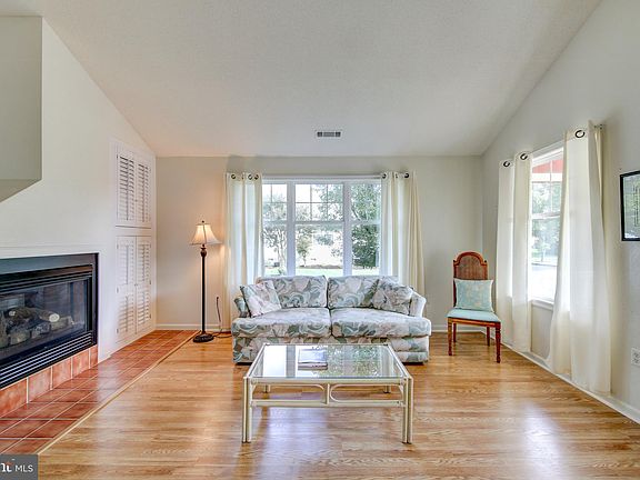 5th image of 13 Cromwell Dr