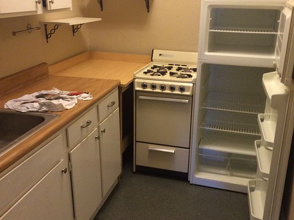 5th image of 1200 Penn St APT 8