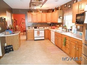 5th image of 1490 Blennerhassett Hts