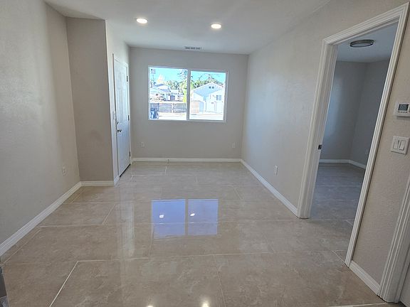 4th image of 2028 Lucas St #A