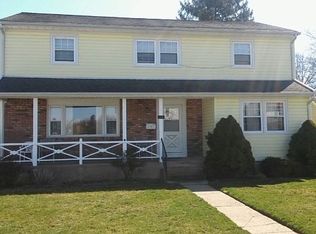 164 Earl Pl E, East Meadow, NY 11554