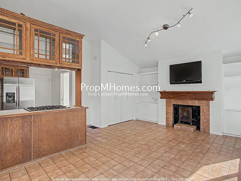 950 Lake Front Rd — Photo 9