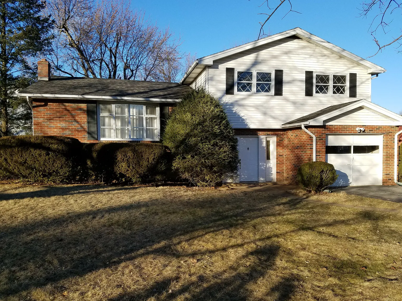 1590 Harmor Ln photo 1