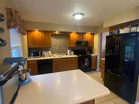 5th image of 10764 Debra Dr