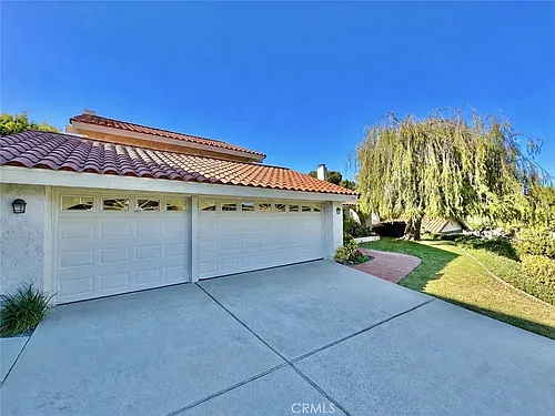 26543 Academy Dr Photo 1