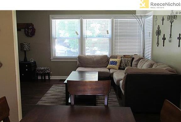 VINYL WINDOWS IN HOME