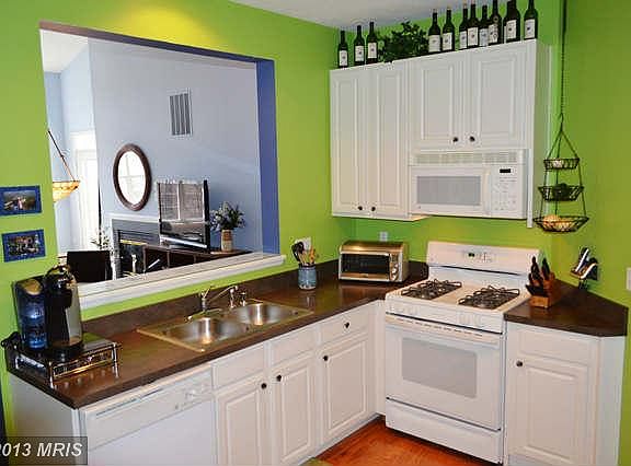 3rd image of 809 Hemingford Ct #32
