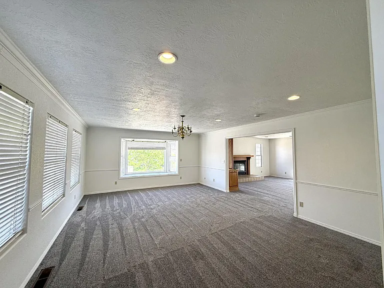 2506 W Grandview Dr — Photo 29