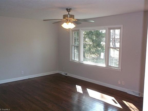 3rd image of 585 Cedar Ln