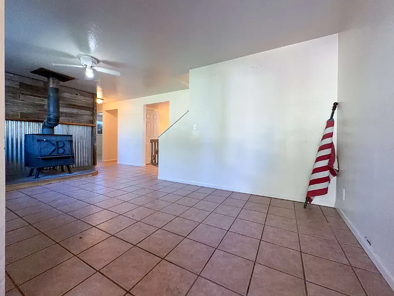 816 S Wardwell Ave — Photo 5