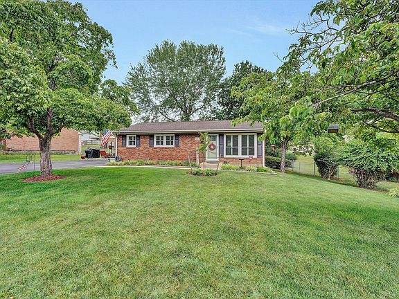 2nd image of 3063 Pebble Dr
