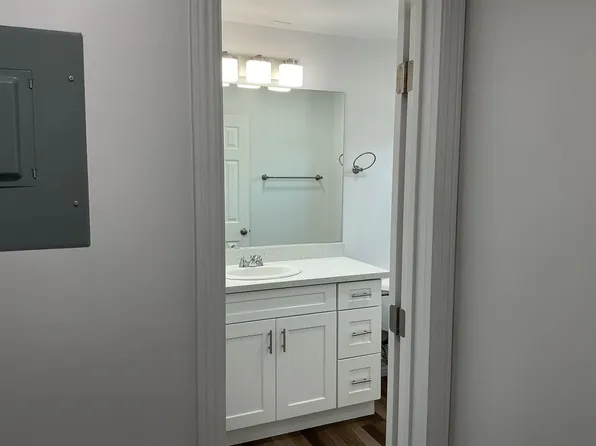 Coach House Apartments