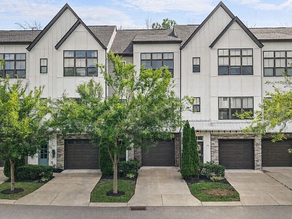 3rd image of 169 Stonecrest Dr