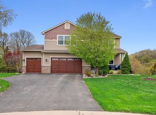 1805 Red Oak Rdg, Carver, MN 55315