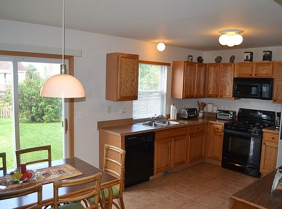 5th image of 2210 N Cheswick Ct