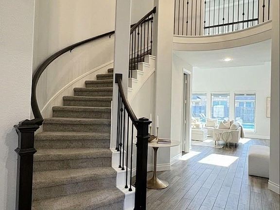 4th image of 28907 Ridge Valley Ct