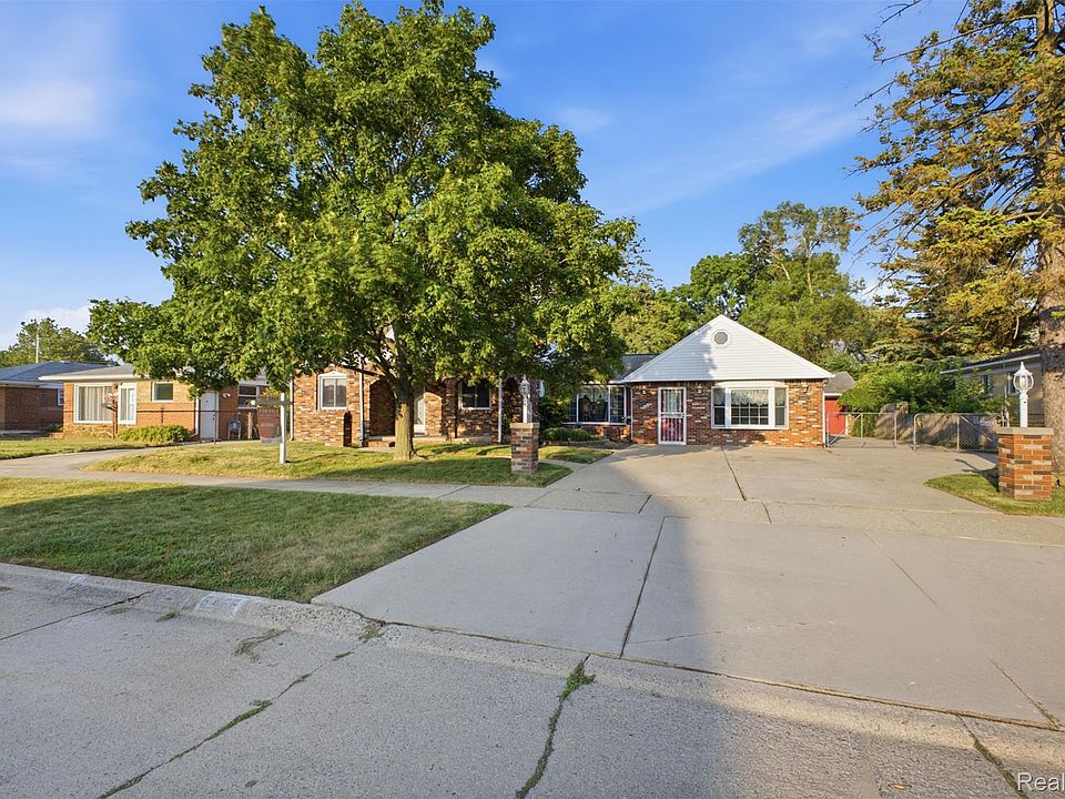 6466 N Lafayette St, photo 2