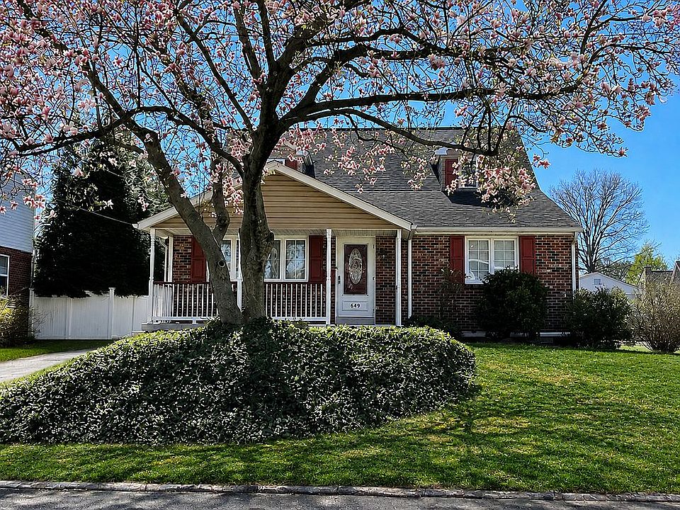 1st image of 645 Brighton Ter