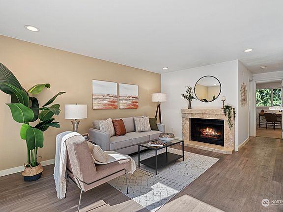 2nd image of 14128 NE 181st Place #K302