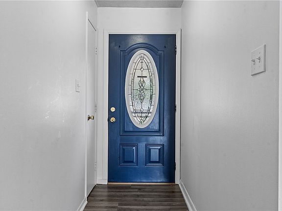 3rd image of 27 Highridge Ct