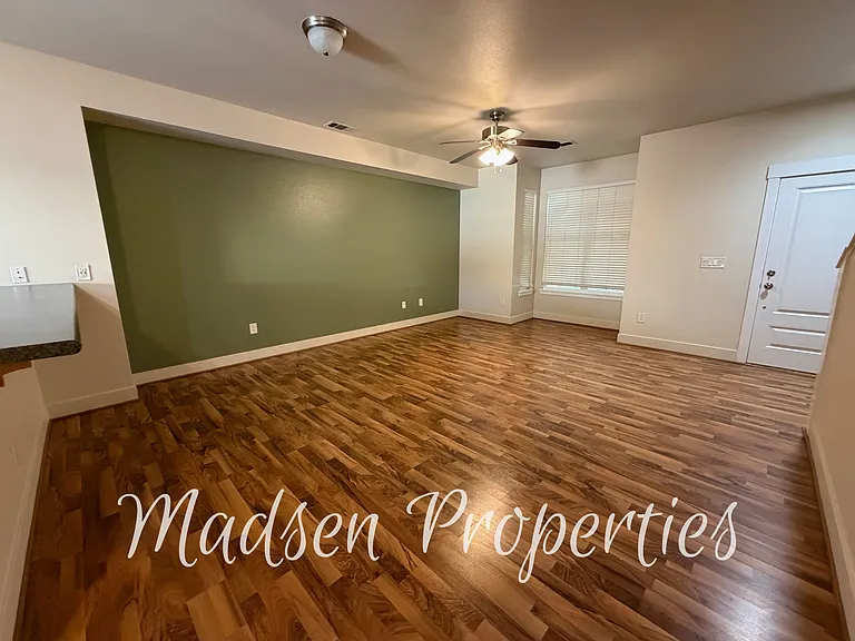 2188 Nord Ave — Photo 3