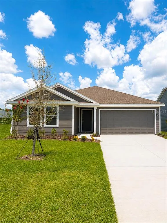 4 bed, 2.0 bath, 1733 sqft, $2,050 — Photo 1