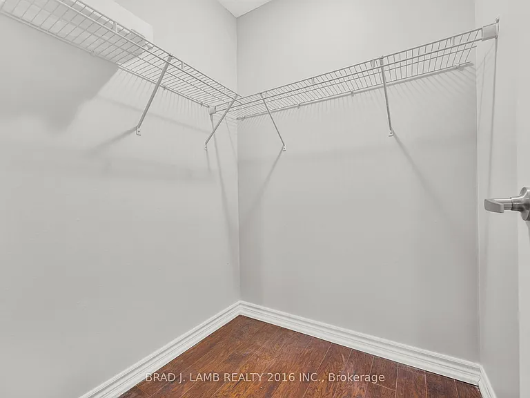 930 Nadalin Hts — Photo 32