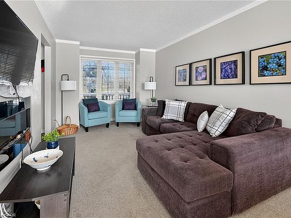 5th image of 4996 Greenlane Rd