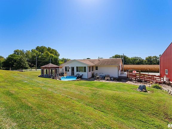 5th image of 1422 McCloud Rd