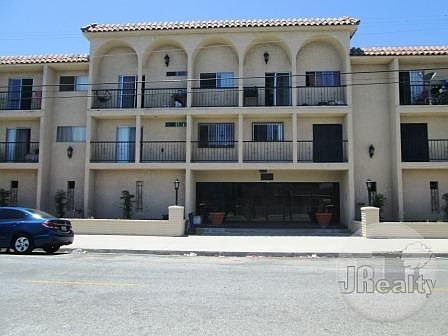 2nd image of 13921 Yukon Ave #103