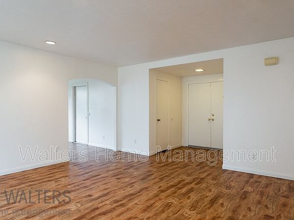 4th image of 1420 Palomar Dr