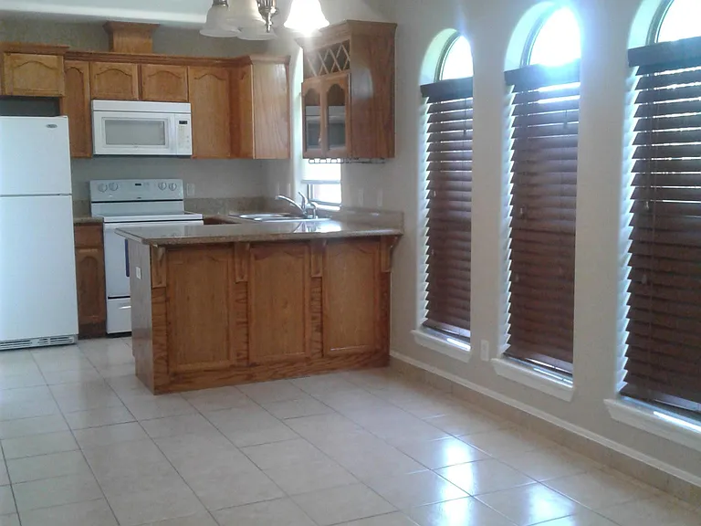 1802 Upland Dr #2 — Photo 7