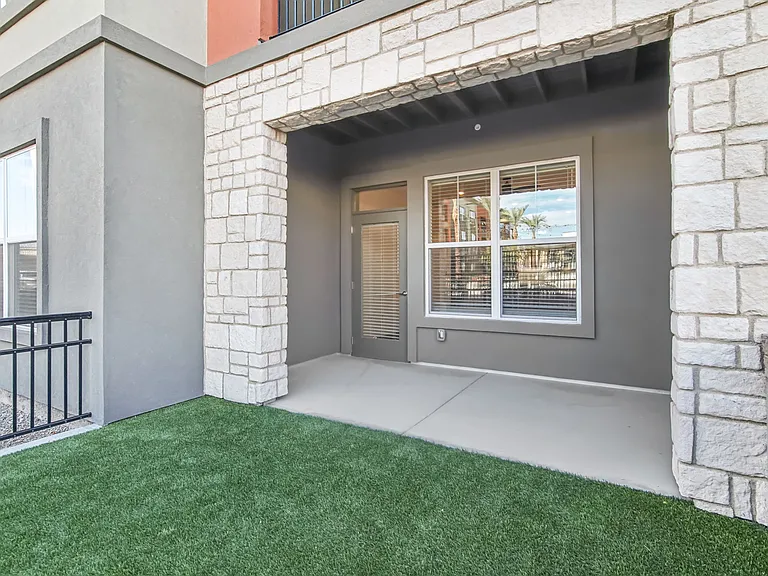 The Maddox Luxury Apartments — Photo 58