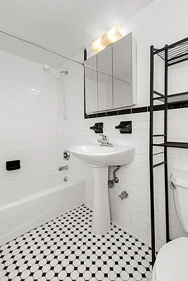 Rented by Emerson Realty NY LLC | media 10